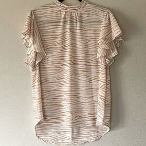 NWOT! Cream and Tan, Apt. 9, Short-Sleeve Blouse. Size Large.